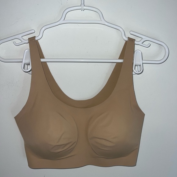 Seamless Tan Bra - Picture 2 of 11